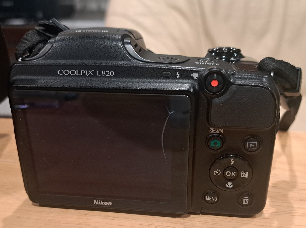 Nikon Coolpix L820 digital camera