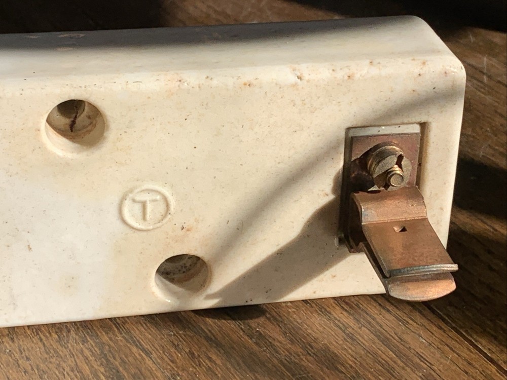 Trumbull Knife Switch