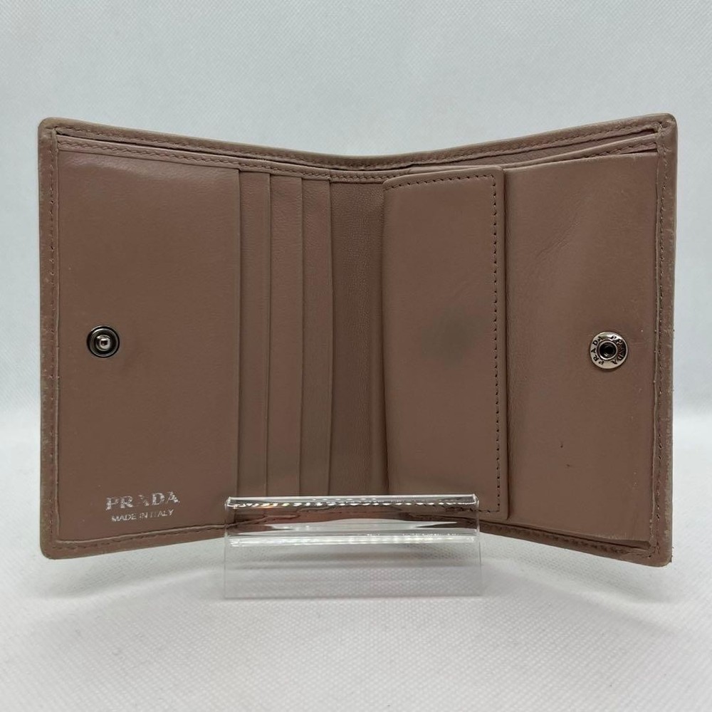 Authentic PRADA Saffiano wallet leather excellent gift