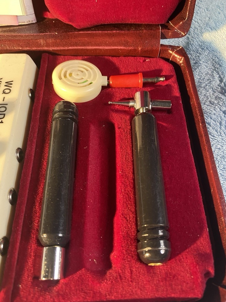 Multiple Electronic Acupunctoscope WQ-10d1 With Case