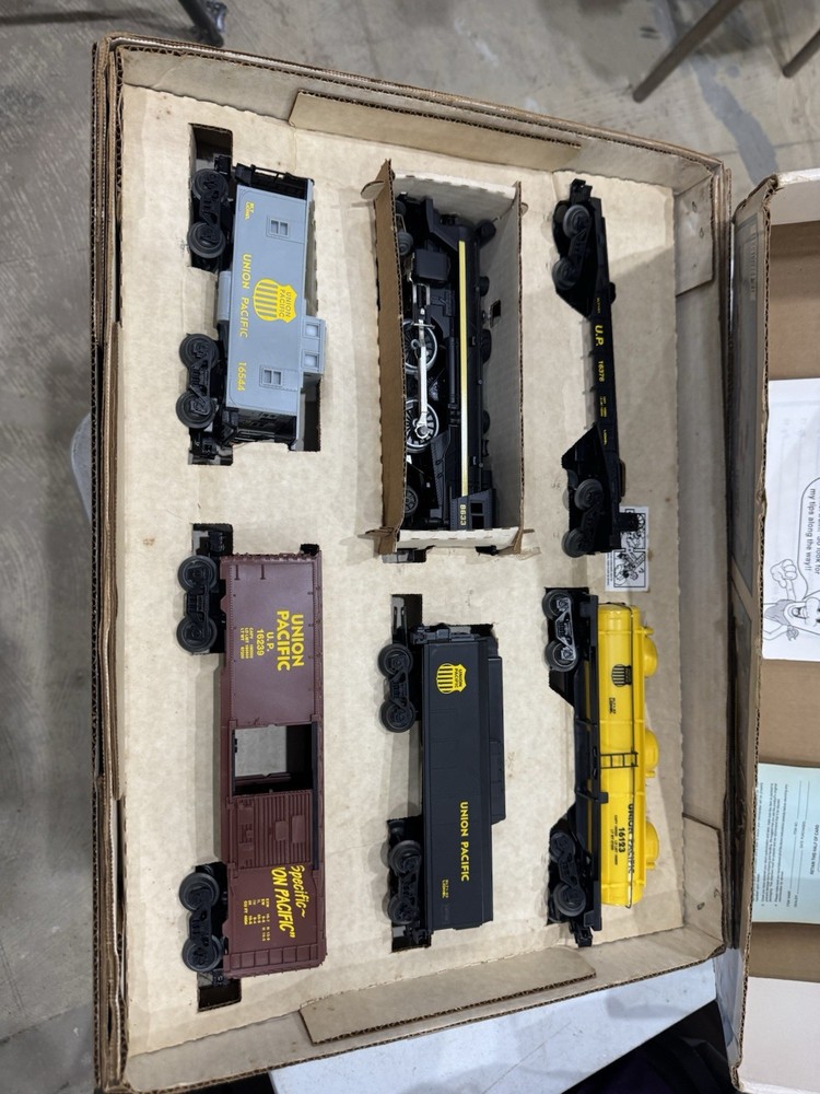 Lionel 6-11736 Union Pacific Express Train Set
