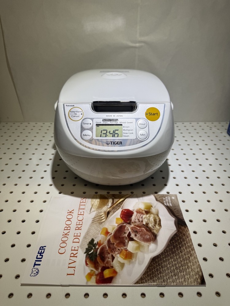 Tiger JBV-S10U 5.5 Cup Microcomputer Rice Cooker - White
