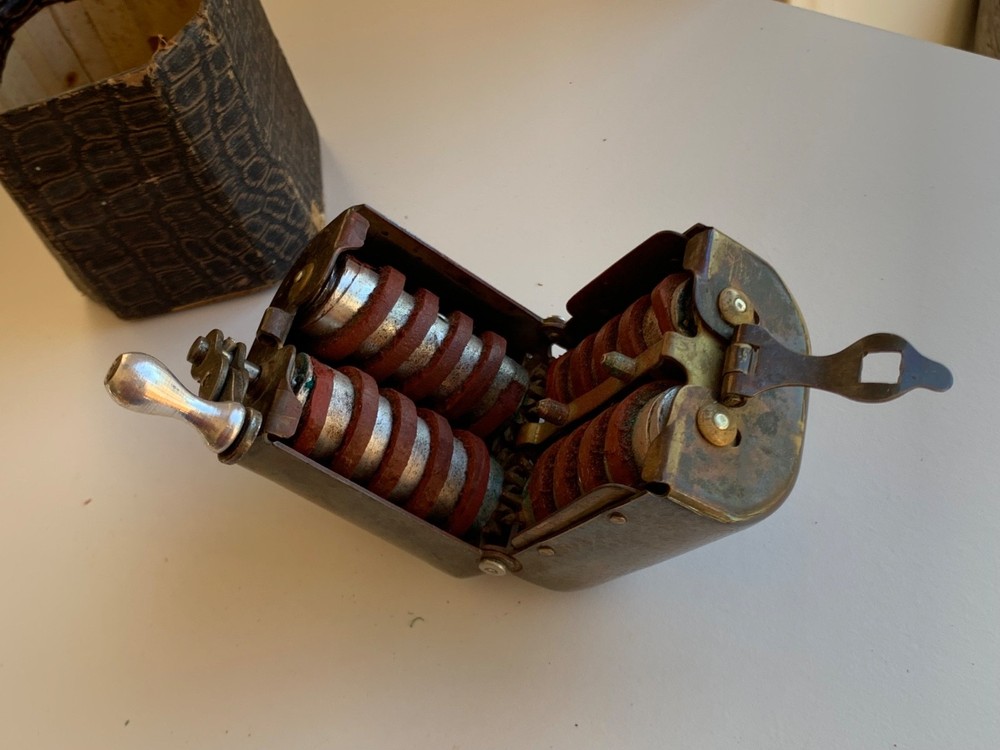 VINTAGE Spiro GILLETTE BLADE Sharpener Original  BOX - Automatic Stropper