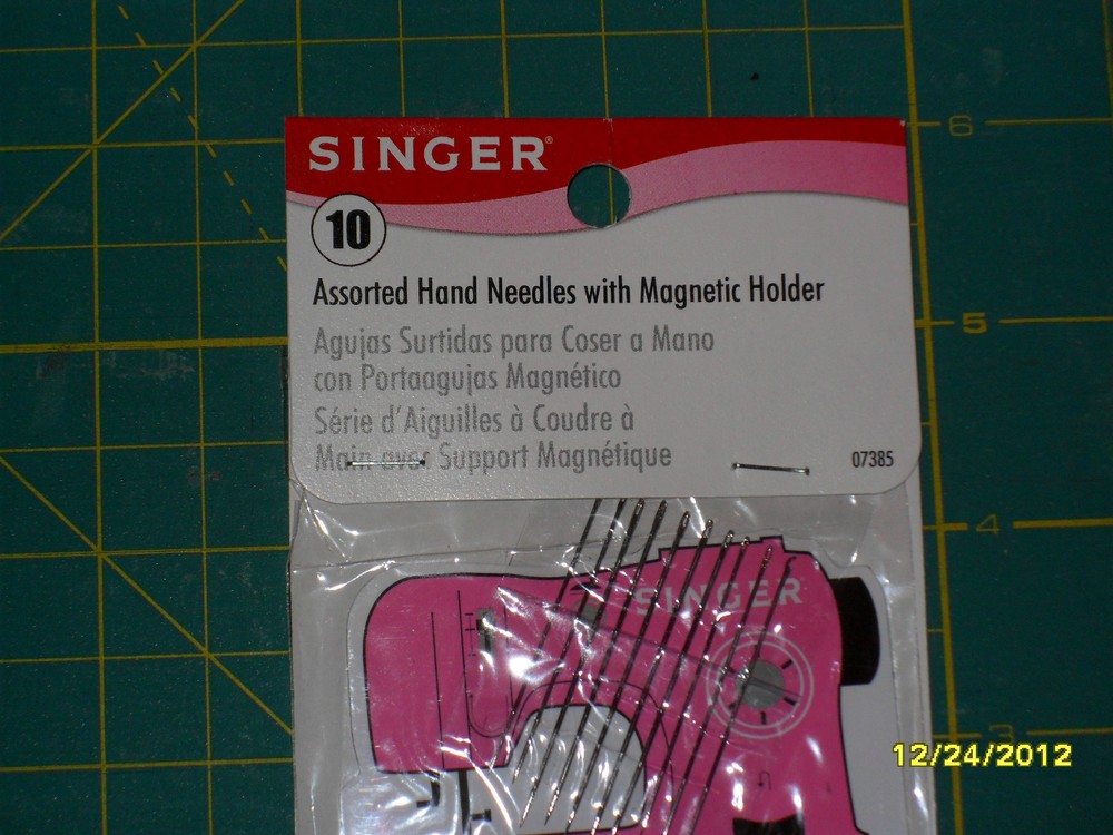 Singer ASSORTED HAND NEEDLES - 10 Pack with "Sewing Machine" Magnet