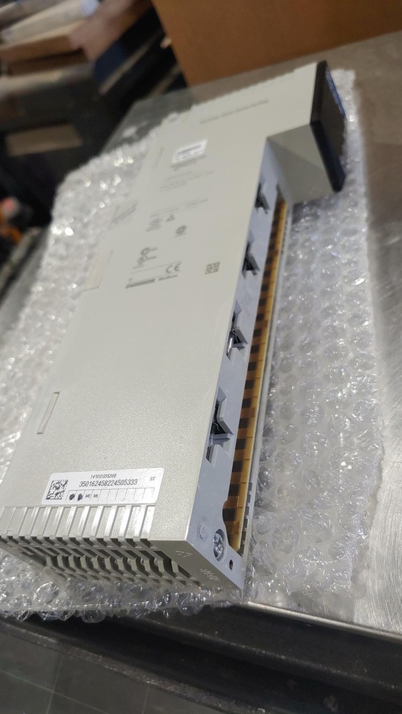 Schneider Electric 140DDO35300 24VDC OUTPUT MODULE