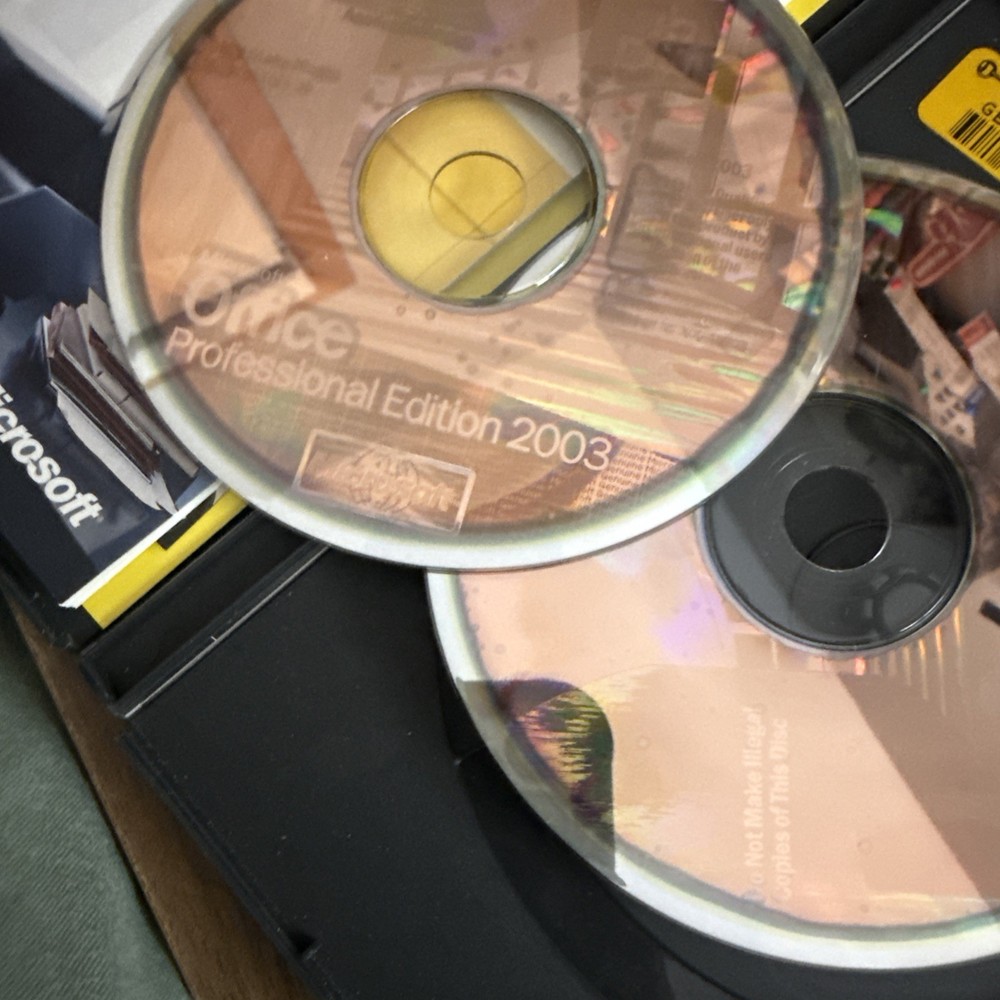 Microsoft Office Professional Edition 2003 (Retail) - Full Version - Key???*