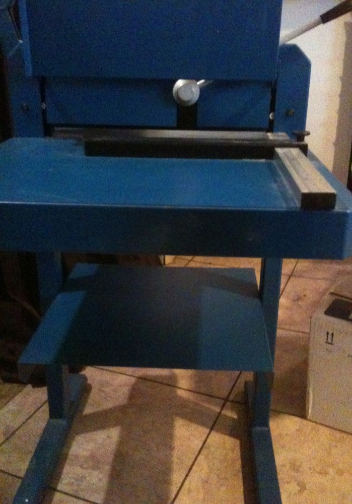Dahle 842 Stack Paper Cutter + Stand - Used