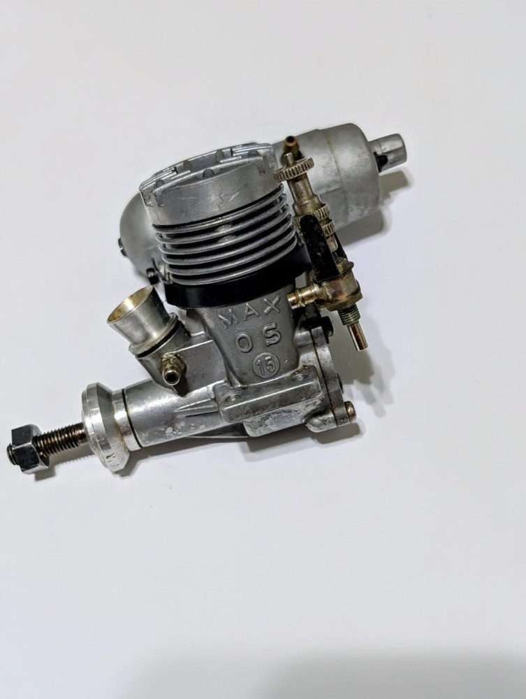 O S MAX 15 CONTROL LINE ENGINE WITH REMOTE NEEDLE, MUFFLEER AND BOX