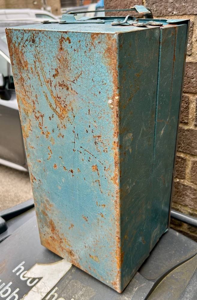 Vintage metal cantilever tool box