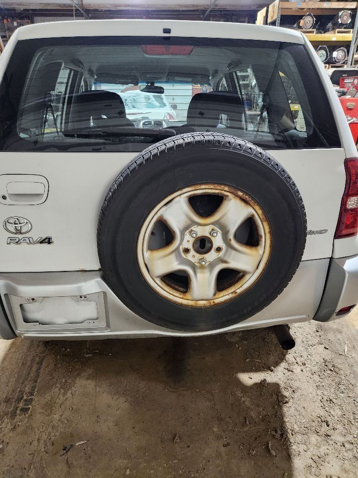 01-05 RAV4 Driver Front Left Door Glass