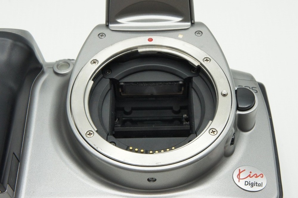 Canon EOS Kiss Digital Body, Silver, 260123e