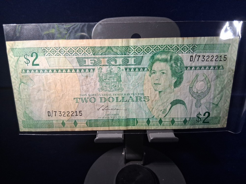 1974 FIJI BANK NOTE 2 DOLARS