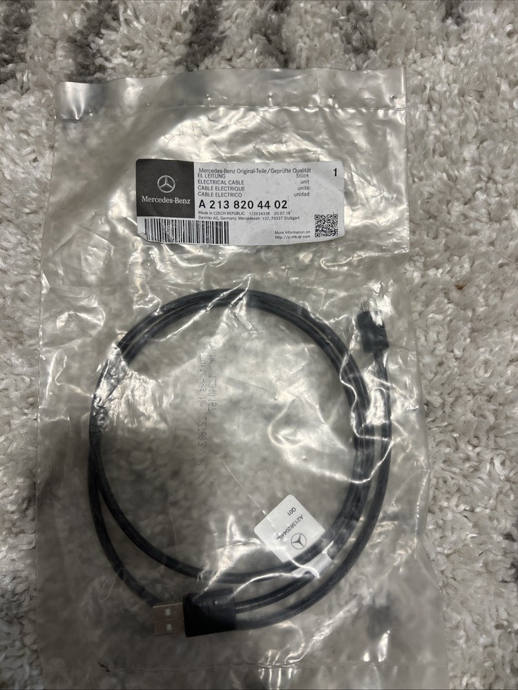 Mercedes-Benz OEM Android Micro USB Media Cable A2138204402