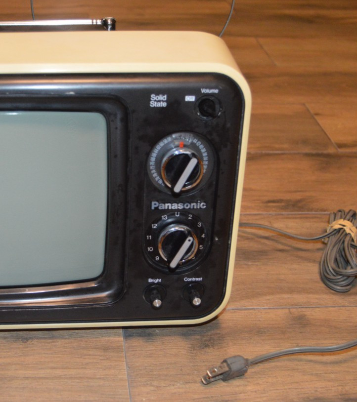 Panasonic TV TR-749 Solid State Television Vintage Retro Working