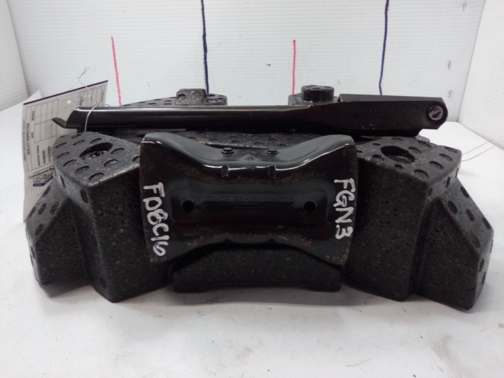 2016 ESCAPE Jack with tool 12744833