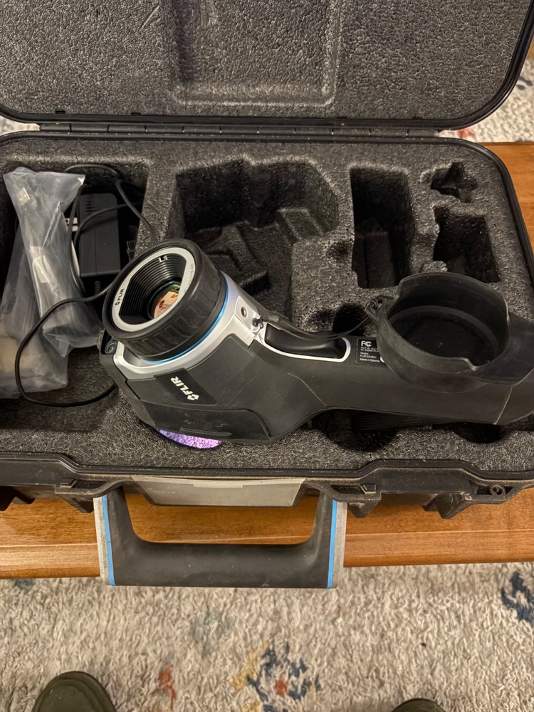 thermal infrared camera. E 40 bx. fLIR