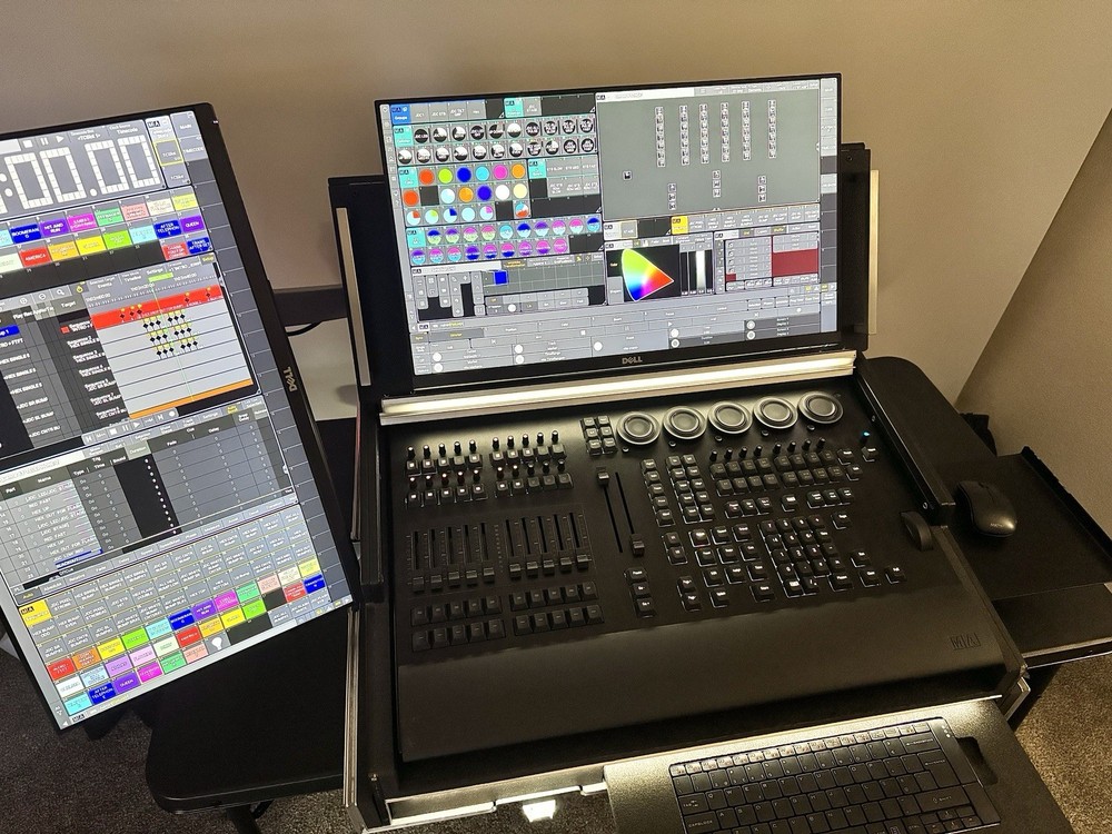 MA Lighting grandMA3 Command XT - Dual Touchscreen - Case Included