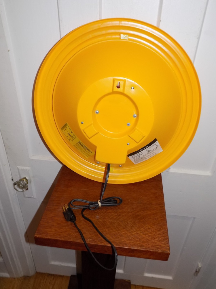 Vintage Kodak Cascade Lighted Plastic Advertising Clock in original Box. It Work