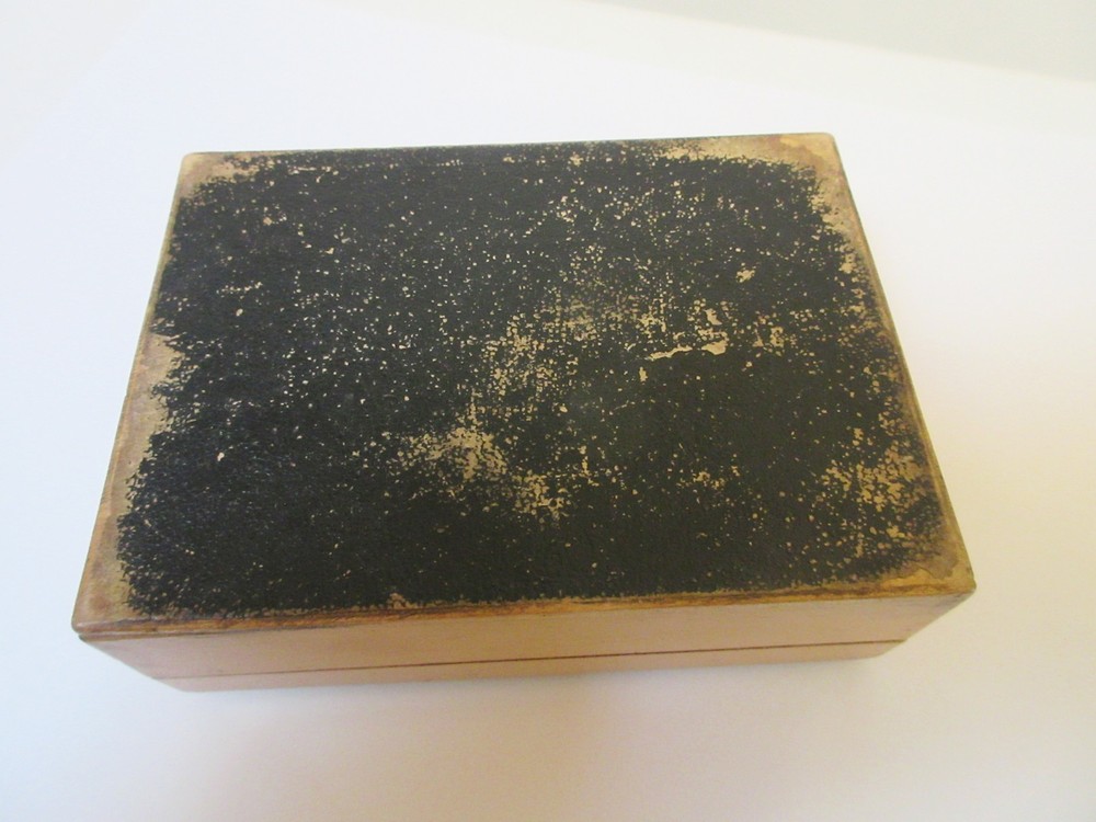 Antique Mauchlineware Box Image Three Dogs