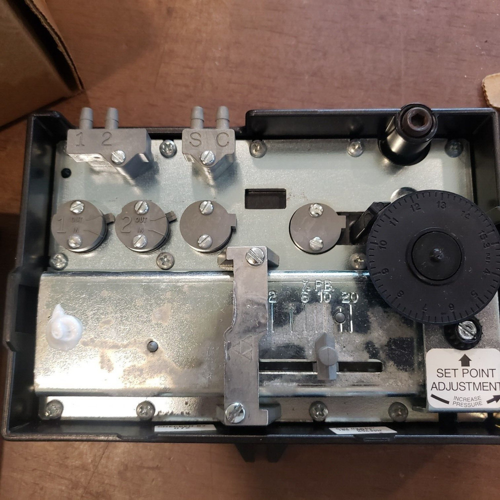 SIEMENS BUILDING TECH RECEIVER CONTROLLER RC195 195-0011