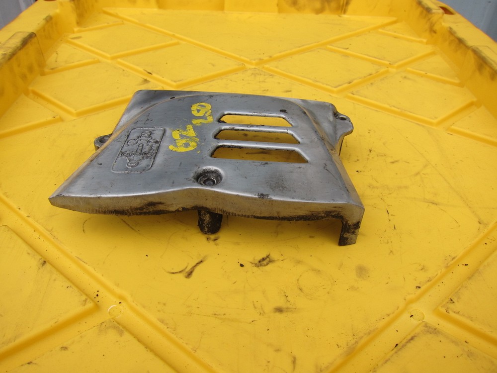 2002 Suzuki GZ250 OEM ENGINE SPROCKET COVER