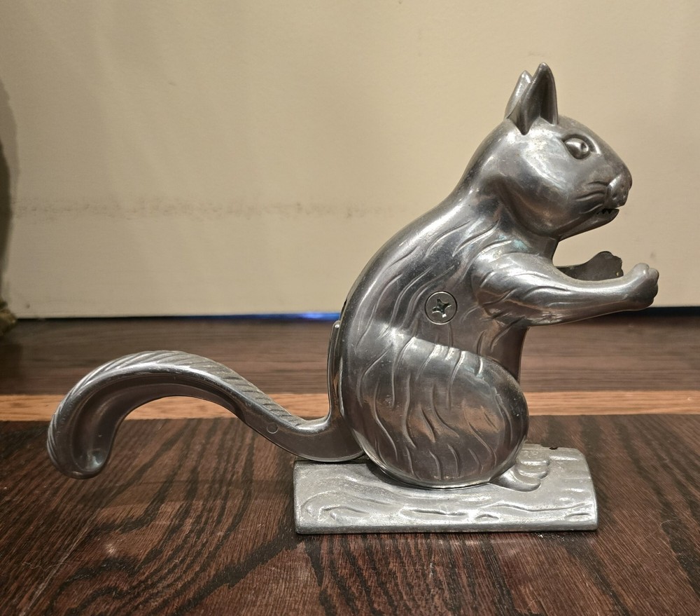 Metal Squirrel Nutcracker