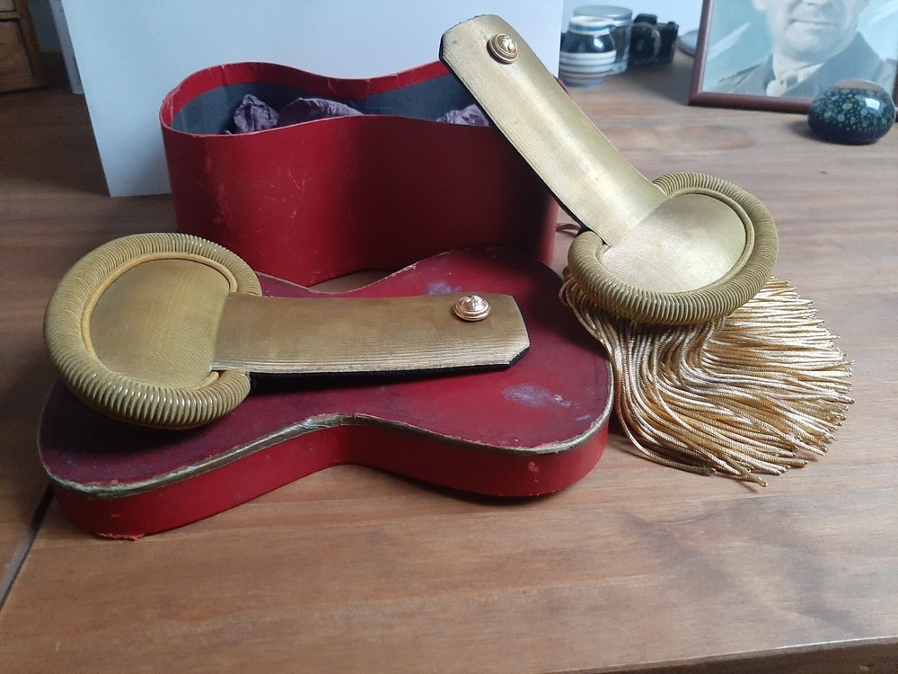 Napoleonic uniform epaulettes in box.