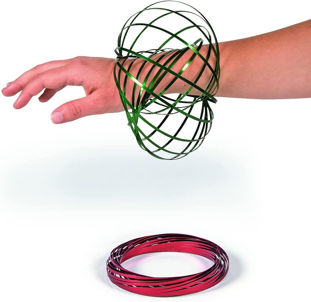 Fun Express Plastic Magic Flow Rings Christmas (3 ct)