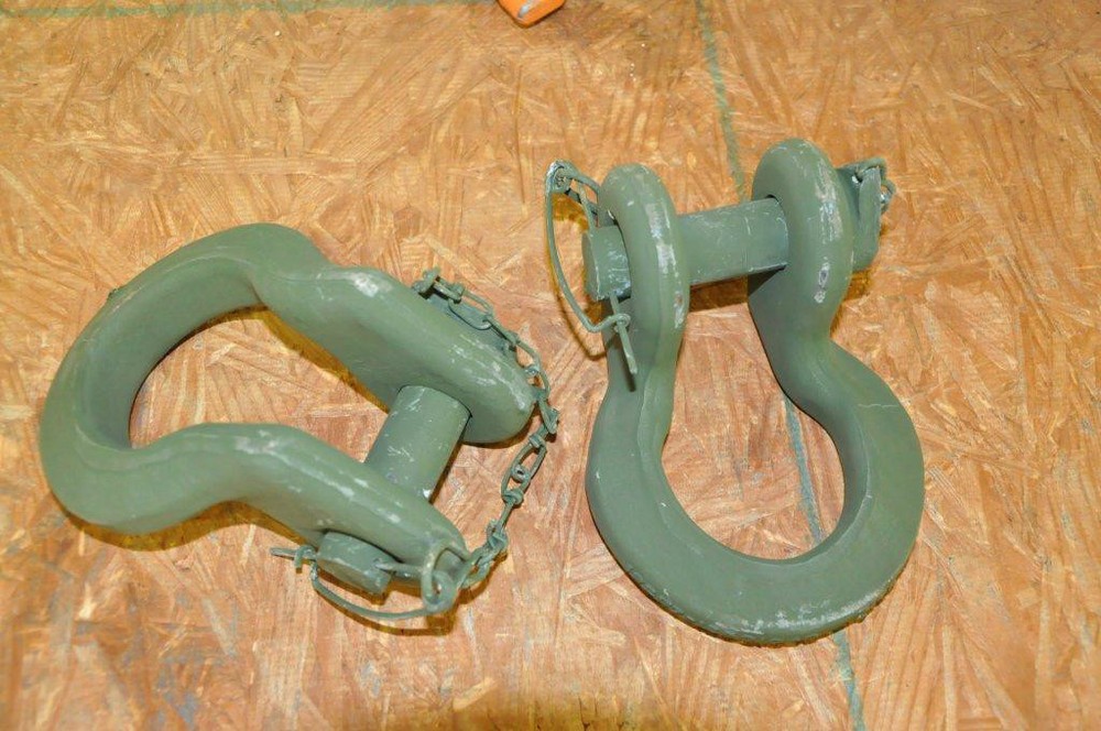 2-Military OEM shackle- Pin front bumper 2.5 & 5 Ton truck, 4030-01-372-9833 NEW