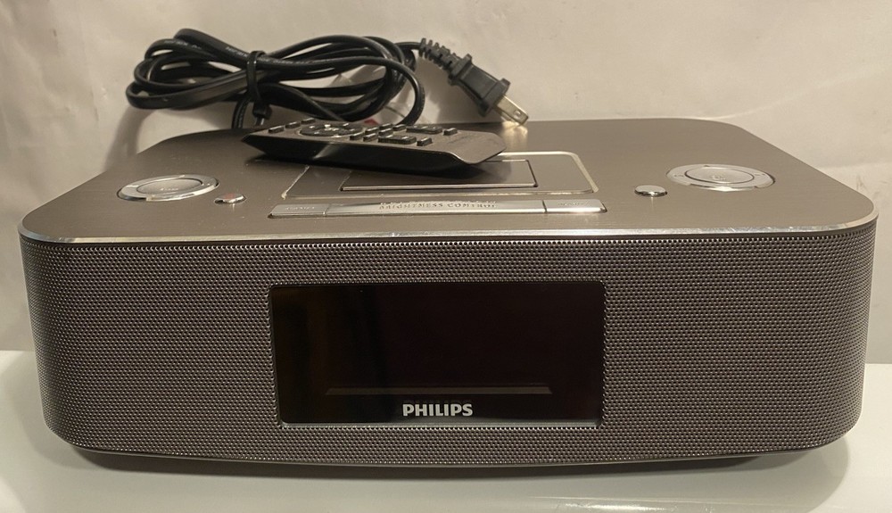 Phillips DC290B 37 Docking System 30Pin iPhone Player Charger Alarm Clock