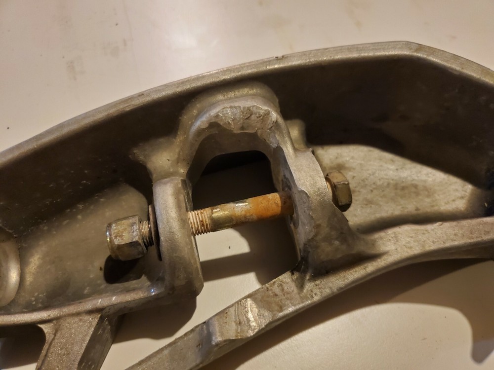 2007 Polaris Dragon Rmk Front Left Spindle Part # 1823221