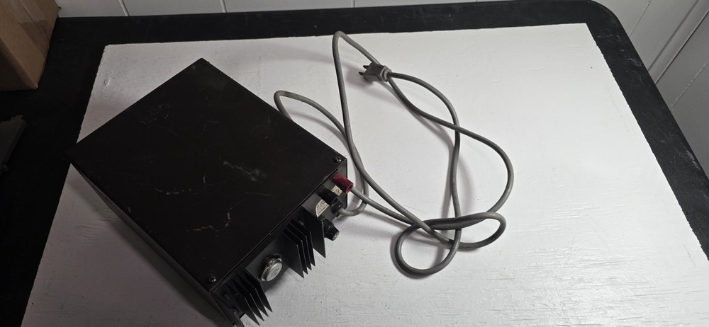 Astron RS-7A 13.8V DC Linear Power Supply 5A Continuous – Tested Working