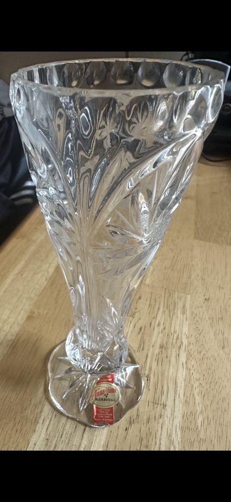 Anna Hutte Flower Base