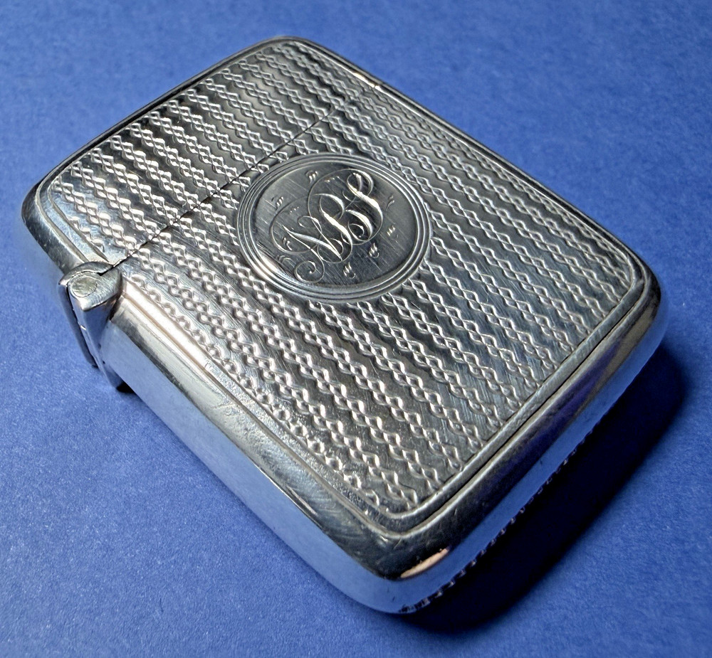 VICTORIAN SOLID SILVER WIDE VESTA CASE LONDON 1892 BY SAUNDERS & SHEPHERD