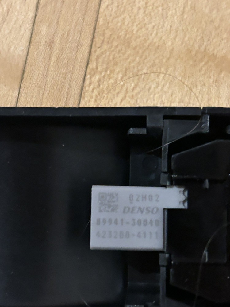2019-2021 Toyota RAV4 Front Windshield Rain Sensor Module Unit W/ Cover OEM