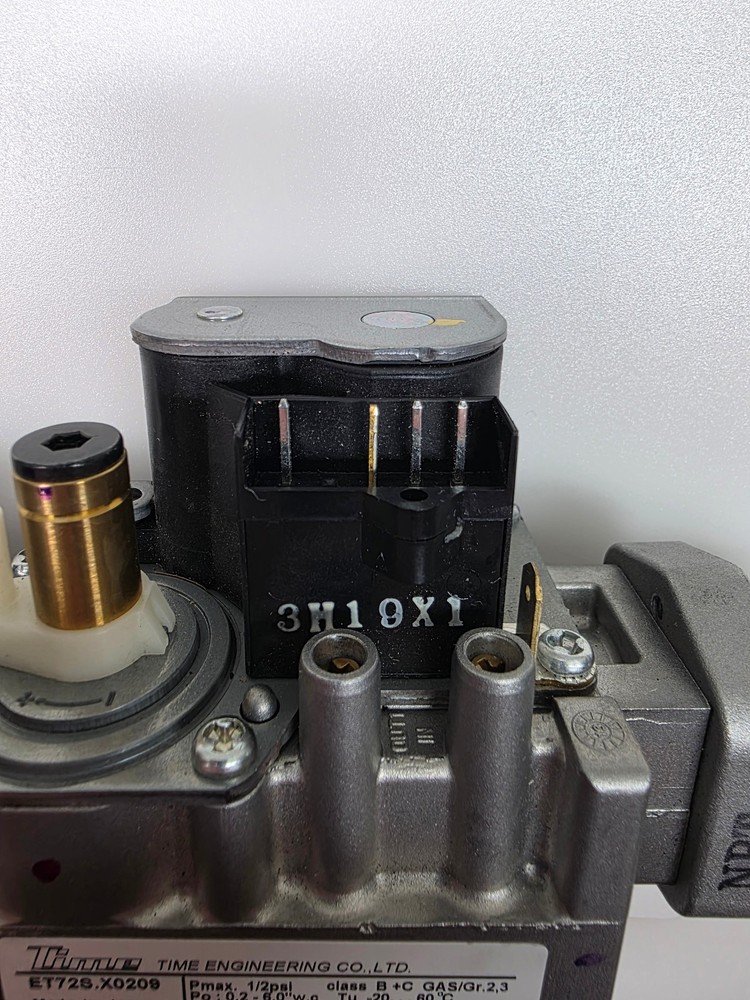 Time Engineering - Gas Valve Assembly For Navian Boiler - ET72S.X0209 - 1/2psi