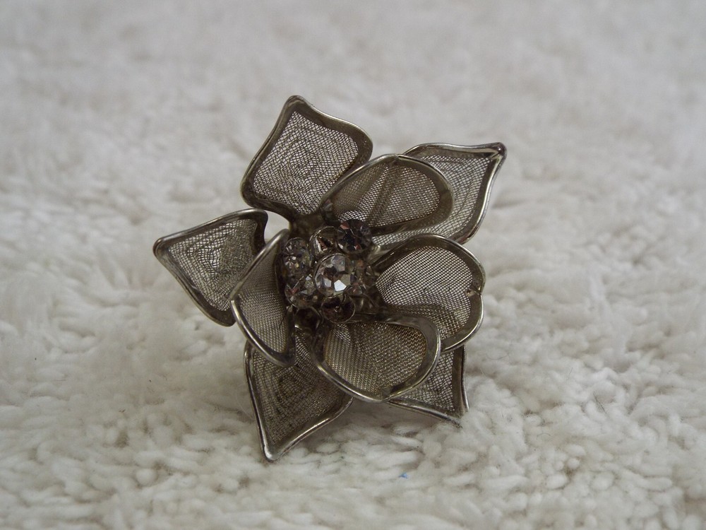 Silvertone Mesh Rhinestone Flower Ring ~ Adjustable Size 6-7 (G11)