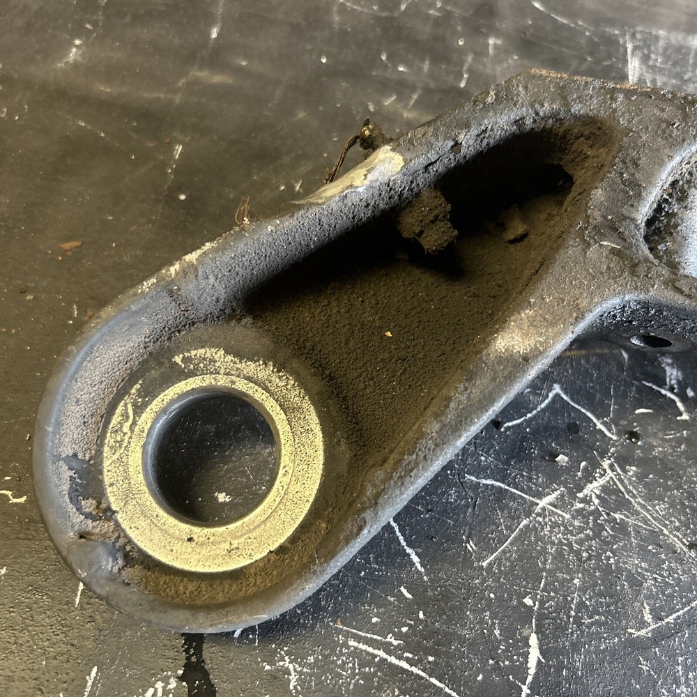 Peterbilt Radiator Support Mount 04088AA