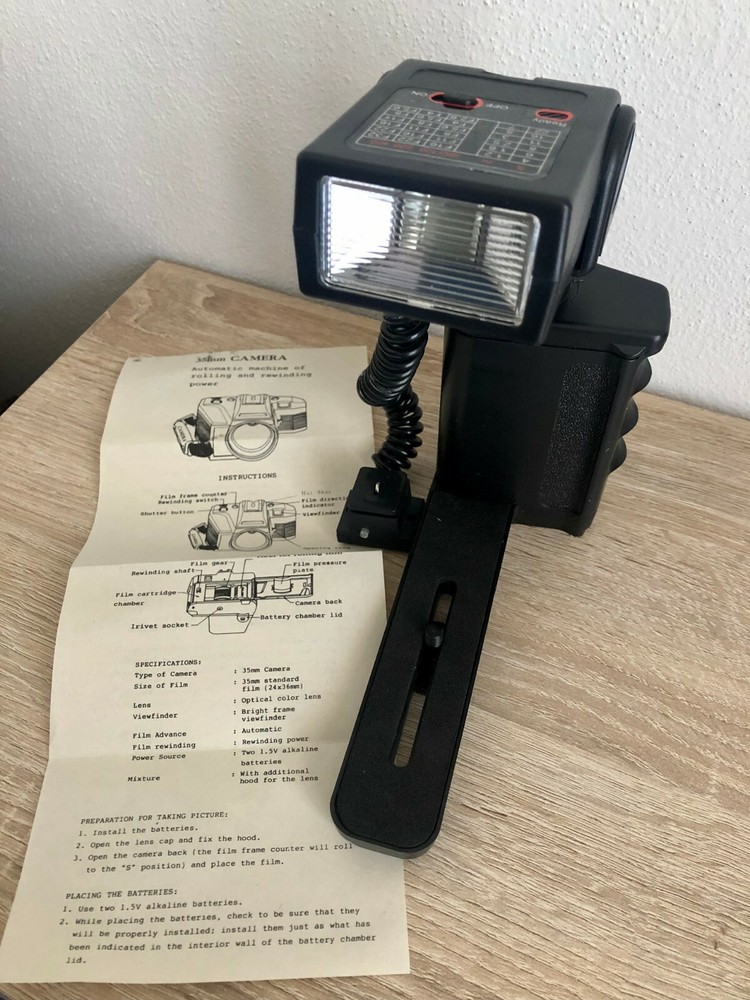 Kodak Deluxe Electronic Flash with Extended Bracket for Quick Flash Recycling