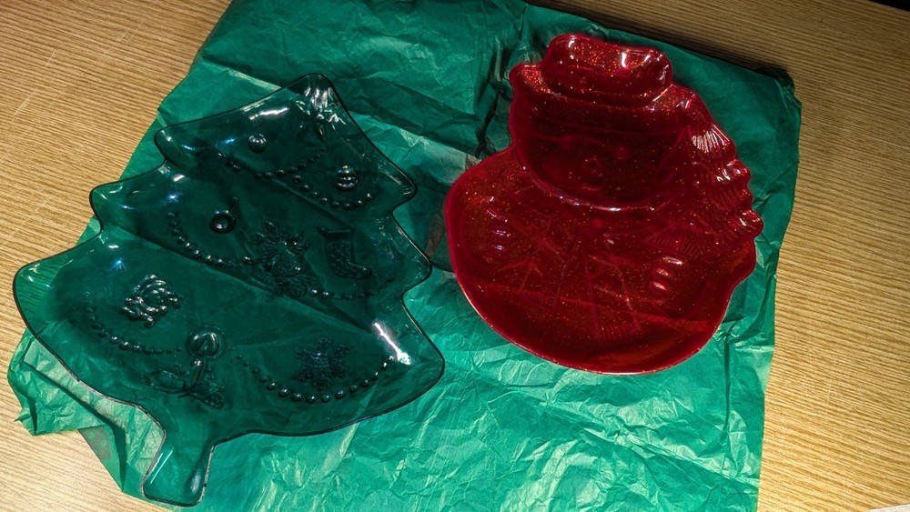 Plastic Christmas Platters (Set Of 2)