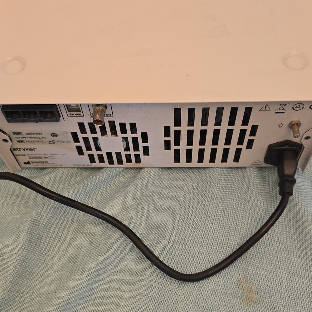 Stryker L9000 LED Light Source