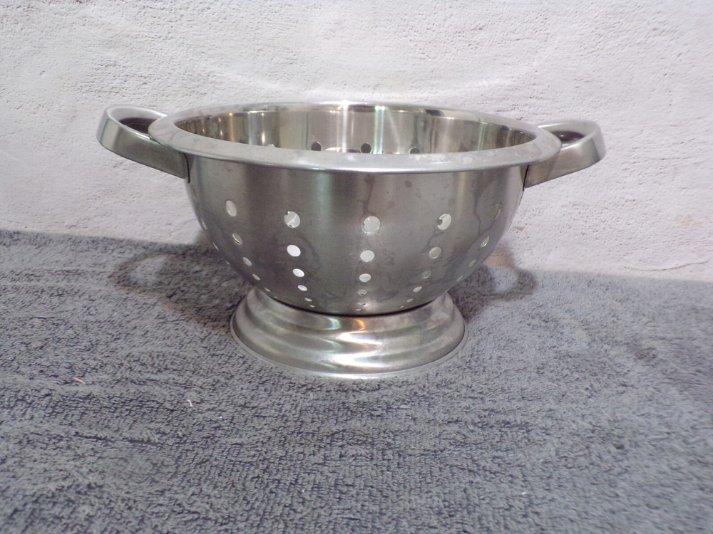 Stainless Steel Strainer Colander 9"