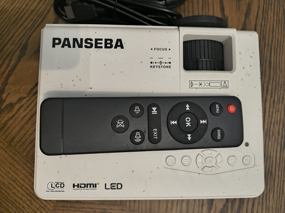 Brand New Projector With 80 Inch Screen