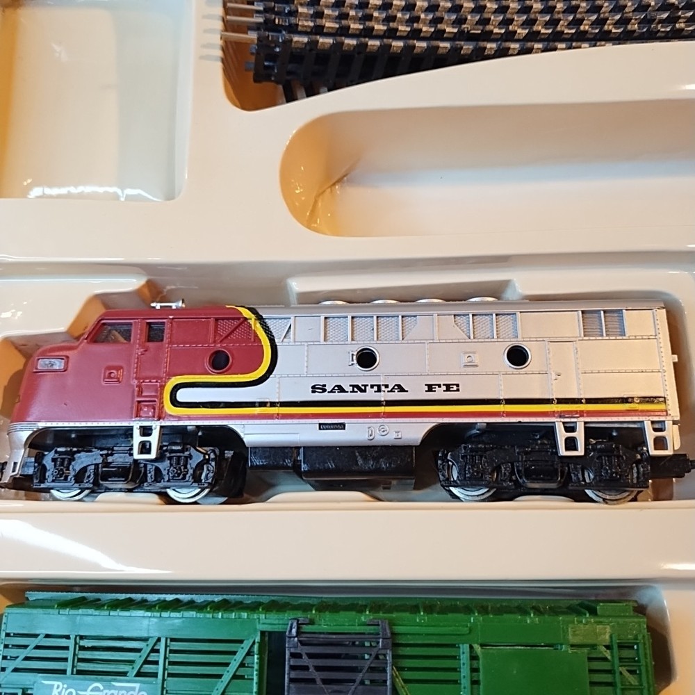Bachman HO Scale Electric Model Train Set