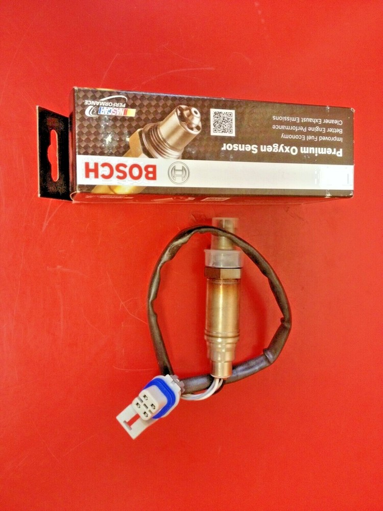 NEW BOSCH 15698 Oxygen Sensor-Engineered FOR GM VEHICLES BULK NO BOX
