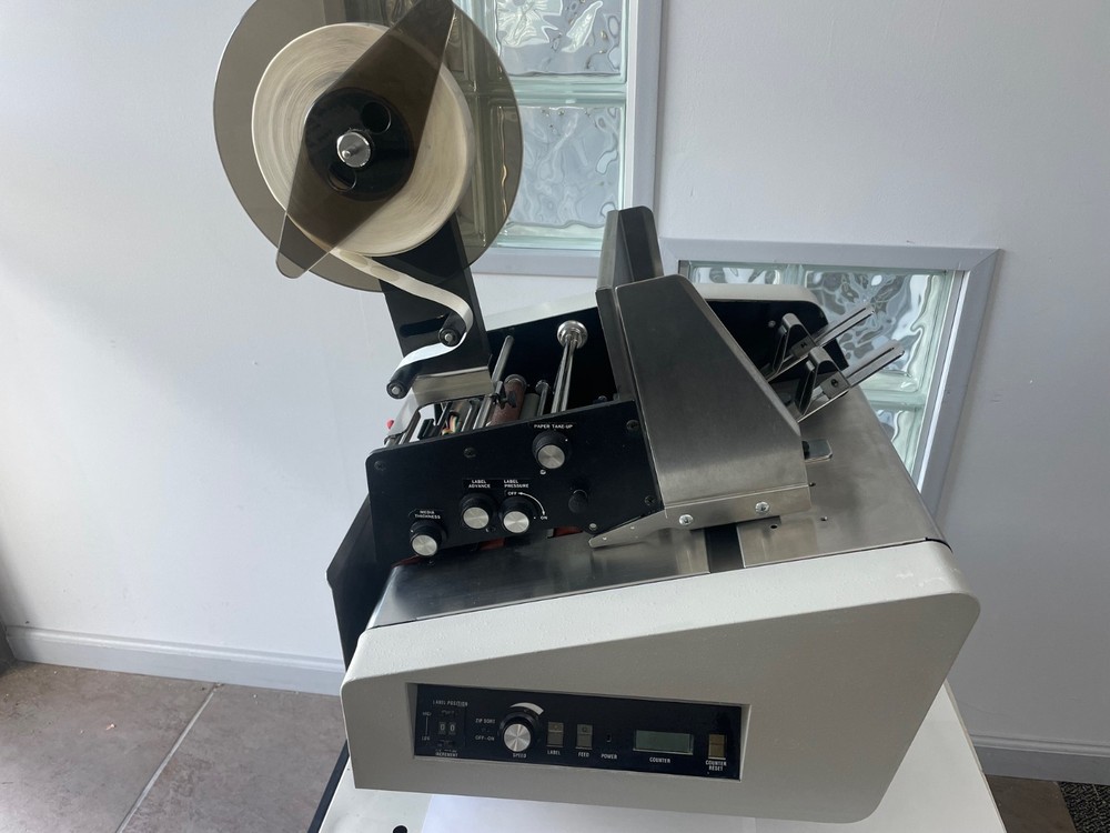 ASTRO ATS-9600 SINGLE ROLL TABBER FOR 1" SIZE CIRCLE TABS
