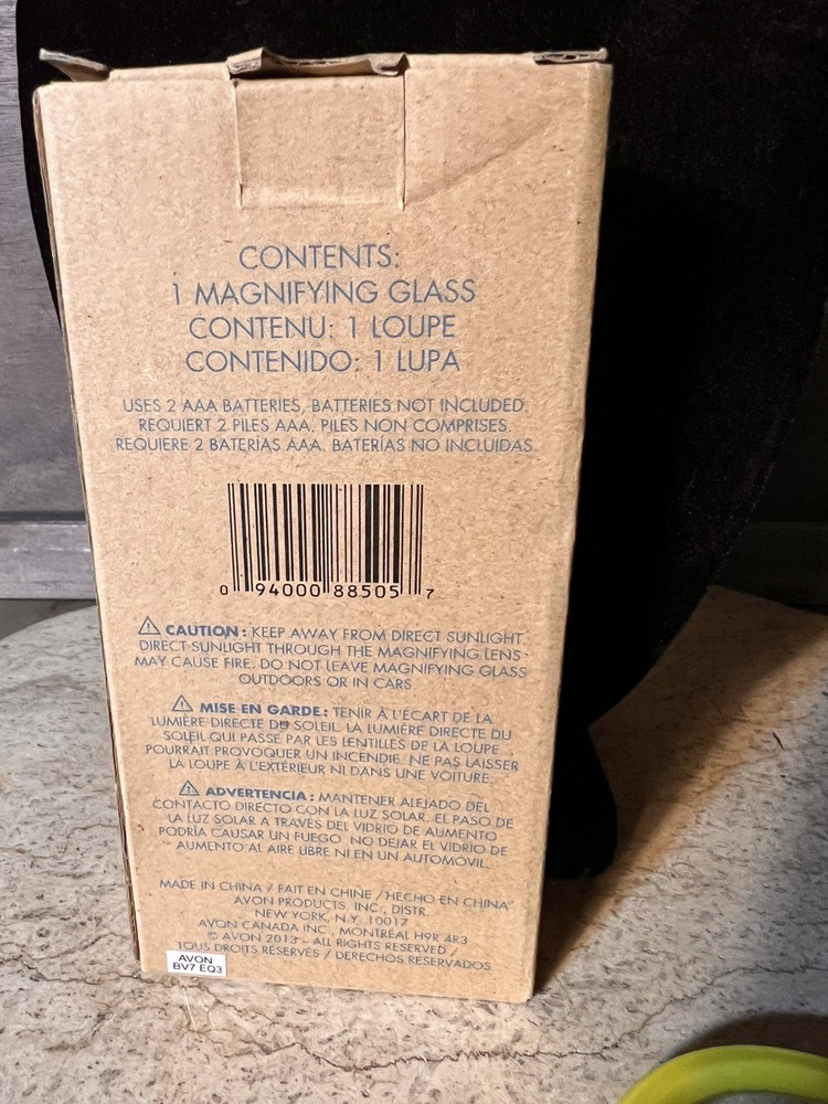 2013 Avon Gift Collection EXPLORING Magnifying Glass - NIB