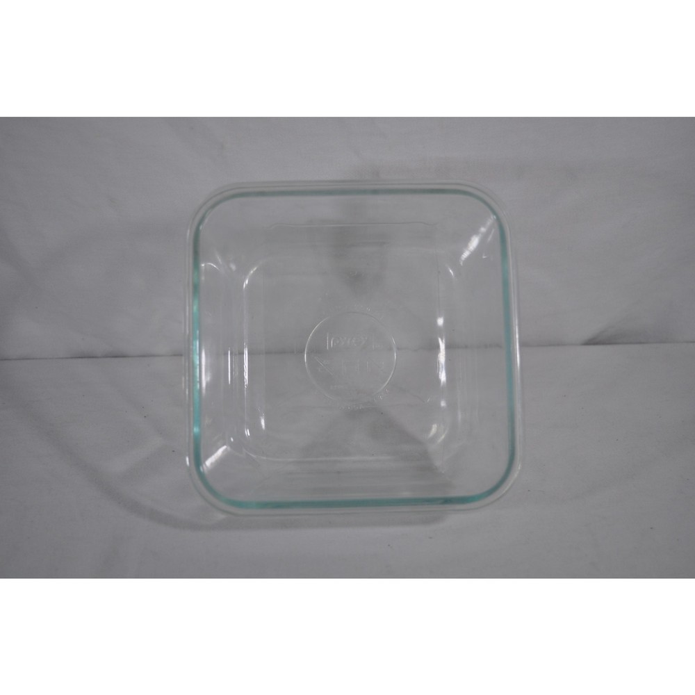 Pyrex 4 cup dish #8604 square baking dish