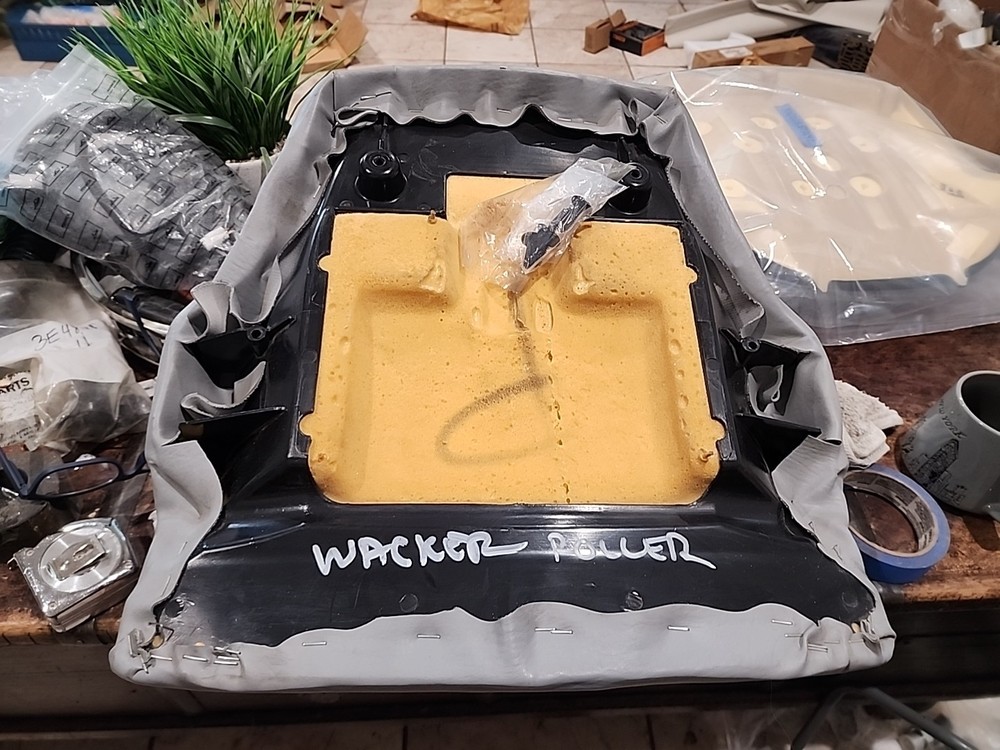 WACKER ROLLER VINYL CUSHION SEAT BACK REST