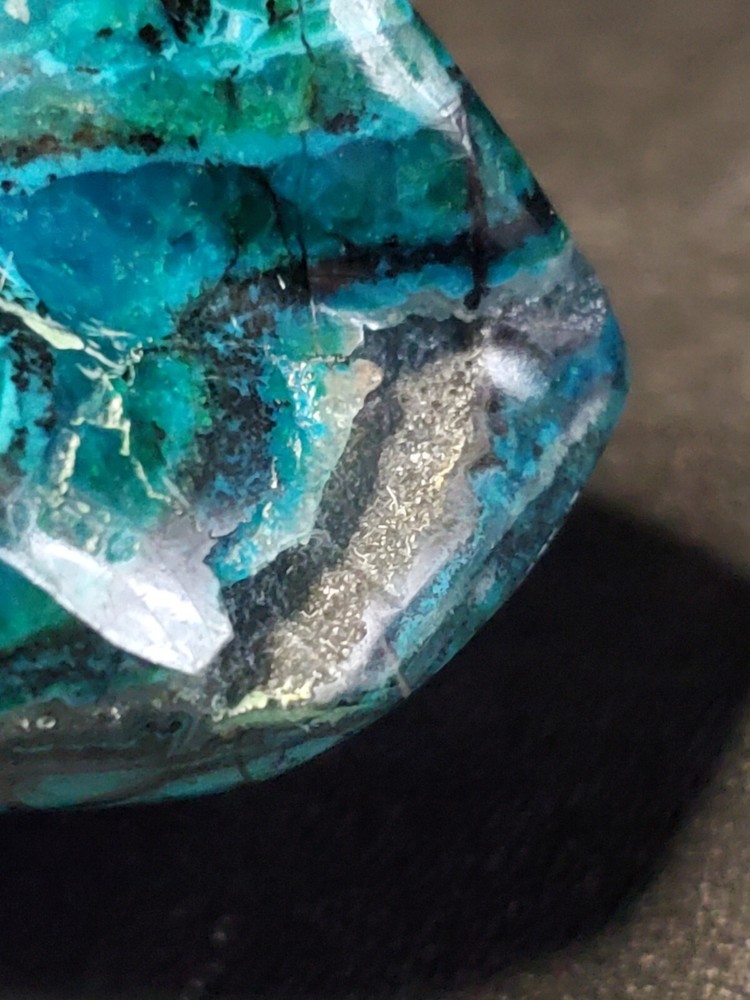 CHRYSOCOLLA Abstract Carving